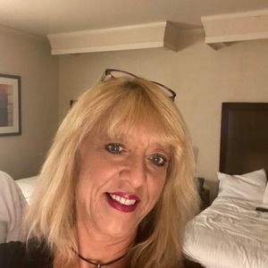 Meet your Posher, Monique